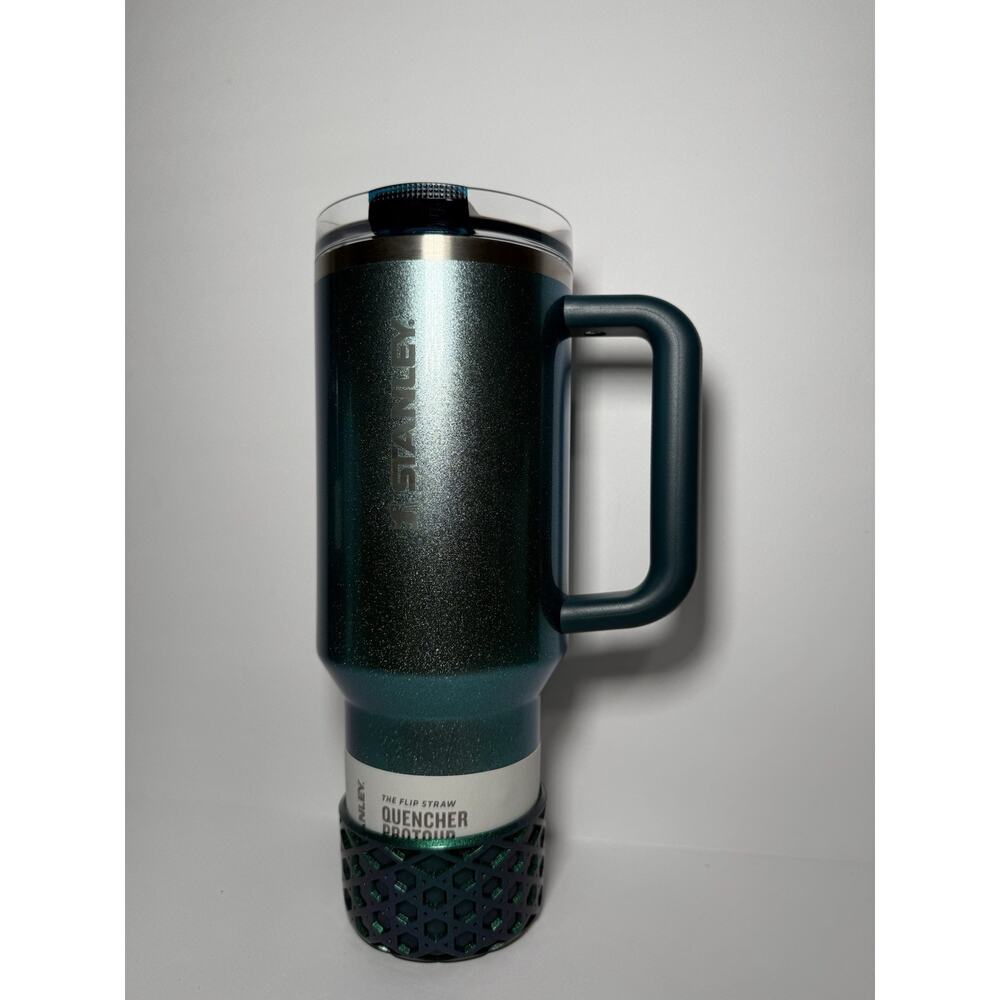 Stanley Holiday 2025 PONDEROSA BLUE SHIMMER 40oz Protour Tumbler BNWT + Boot - Picture 2 of 8